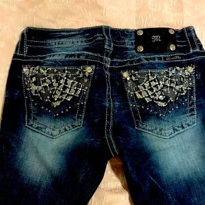 Miss Me signature Cuffed Capri~ size 29~ Color MK 293